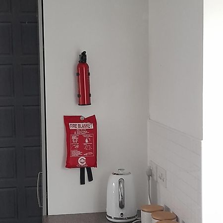 Penthouse Apartment Free Wi-Fi & Parking Occasional Bed Available Solihull Exterior foto
