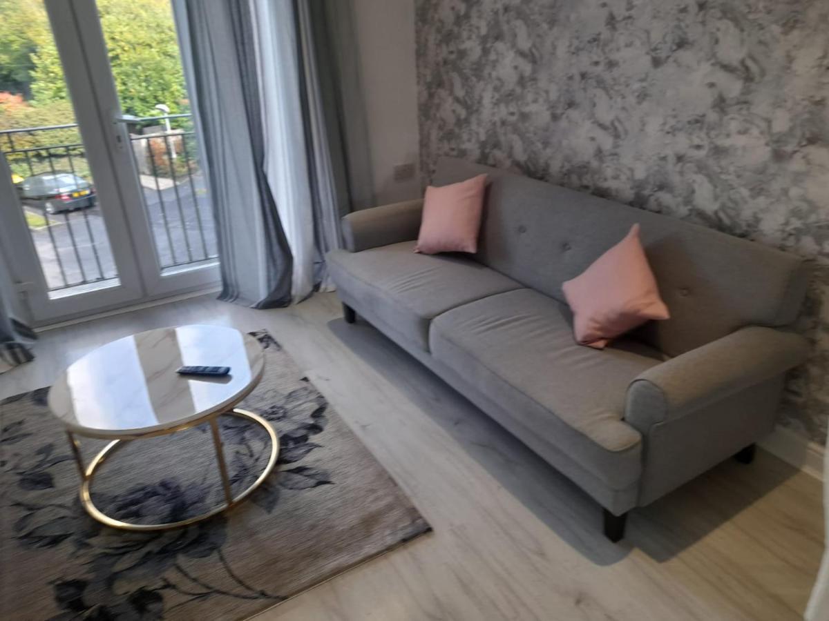 Penthouse Apartment Free Wi-Fi & Parking Occasional Bed Available Solihull Exterior foto