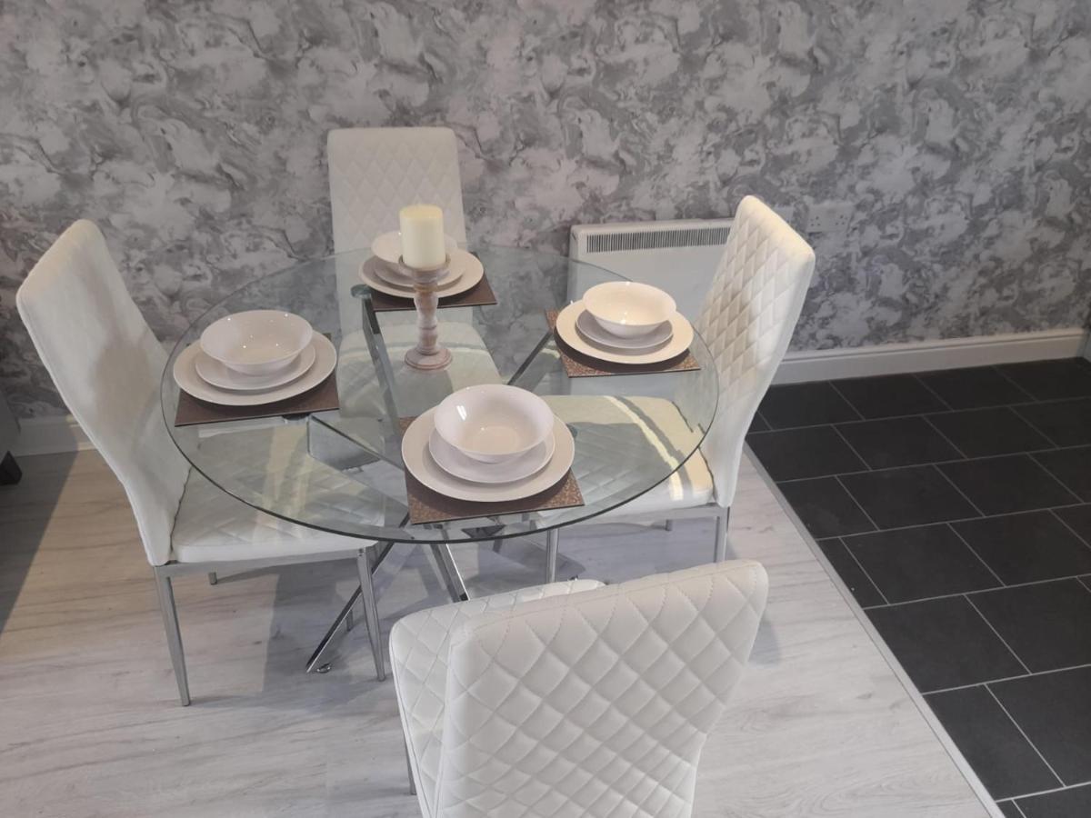 Penthouse Apartment Free Wi-Fi & Parking Occasional Bed Available Solihull Exterior foto